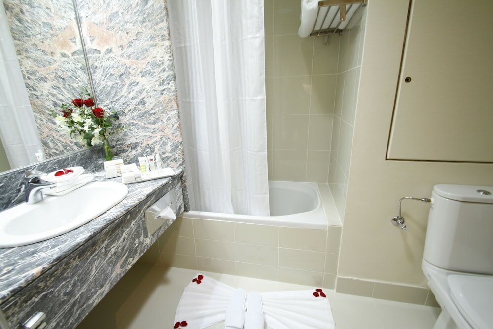 Фото Novel Hotel City Center