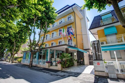 Внешний вид отеля Hotel Castellucci в Беллария-Иджеа-Марине, фото 2
