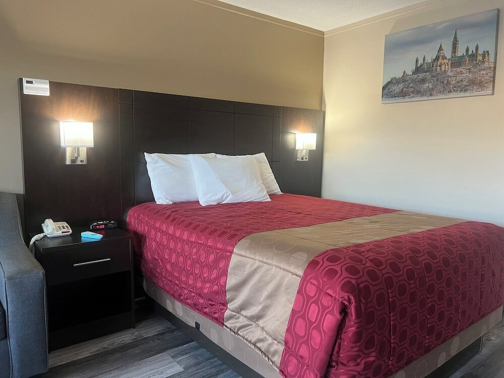 Фото Colonial House Motor Inn