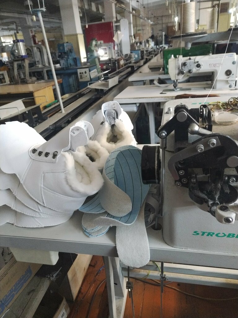 Shoe company Cherevichki magazin Lidskaya Obuvnaya fabrika, Lida, photo