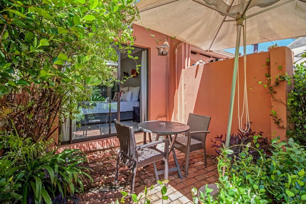 Фото Sitatunga Guest Lodge & Transfers