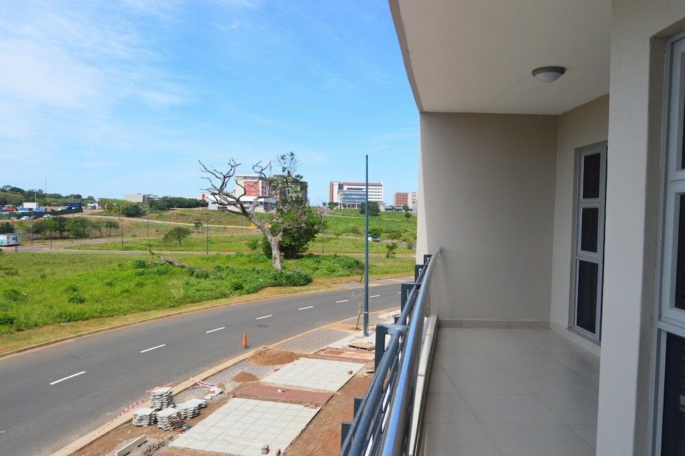 Фото The Residence at Urban Park