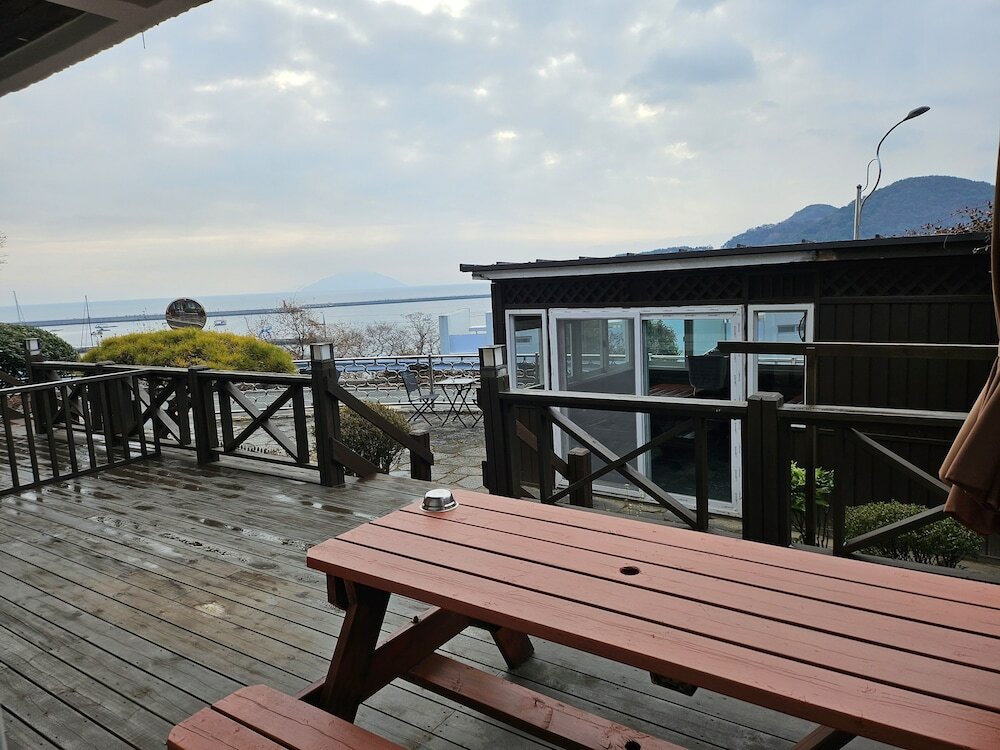 Фото Namhae Oceanview Pension