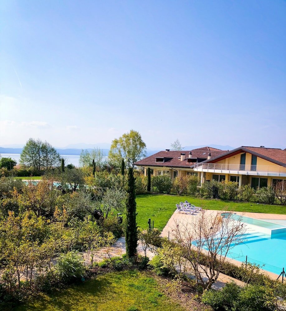 Фото Paradise Luxury Apartments