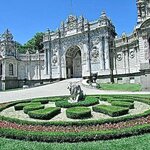 Dolmabahçe Palace (Istanbul, Besiktas, Visnezade Neighborhood, Dolmabahce Avenue, 2), landmark, attraction