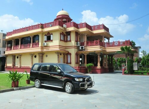 Гостиница Hotel Siddhartha Palace в Ахмадабаде