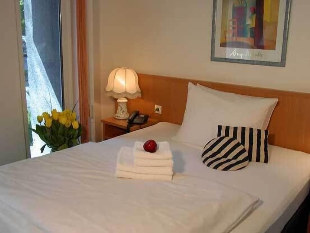 Фото Hotel am Schlosspark