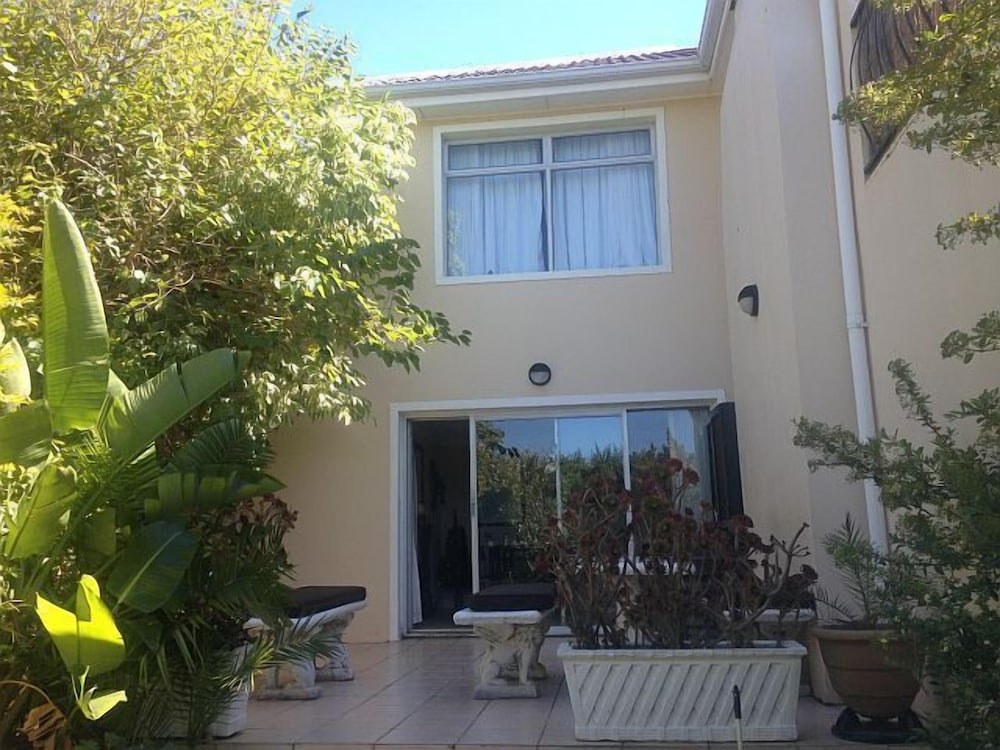 Фото Amakhaya Lodge