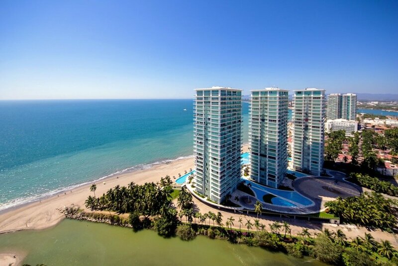 Гостиница Grand Venetian Condominium в Пуэрто-Вальярта
