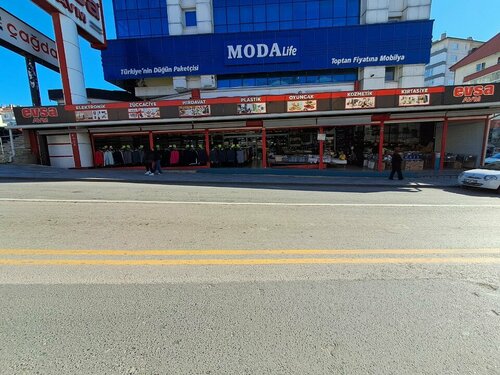 Sokak panoramaları: Evsa, büyük mağazalar, General Zeki Doğan Mah