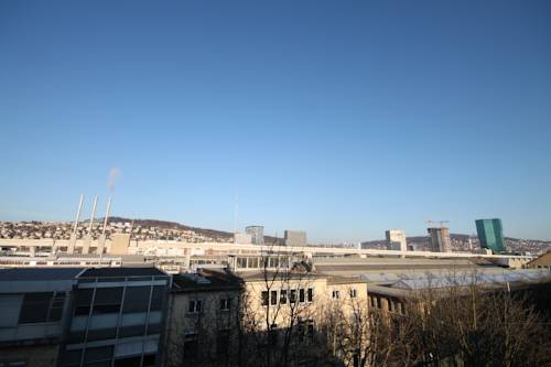 Фото HITrental Letzigrund - Apartment