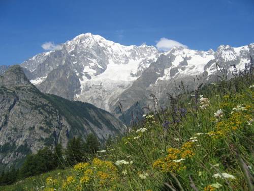 Фото Croux Hotel