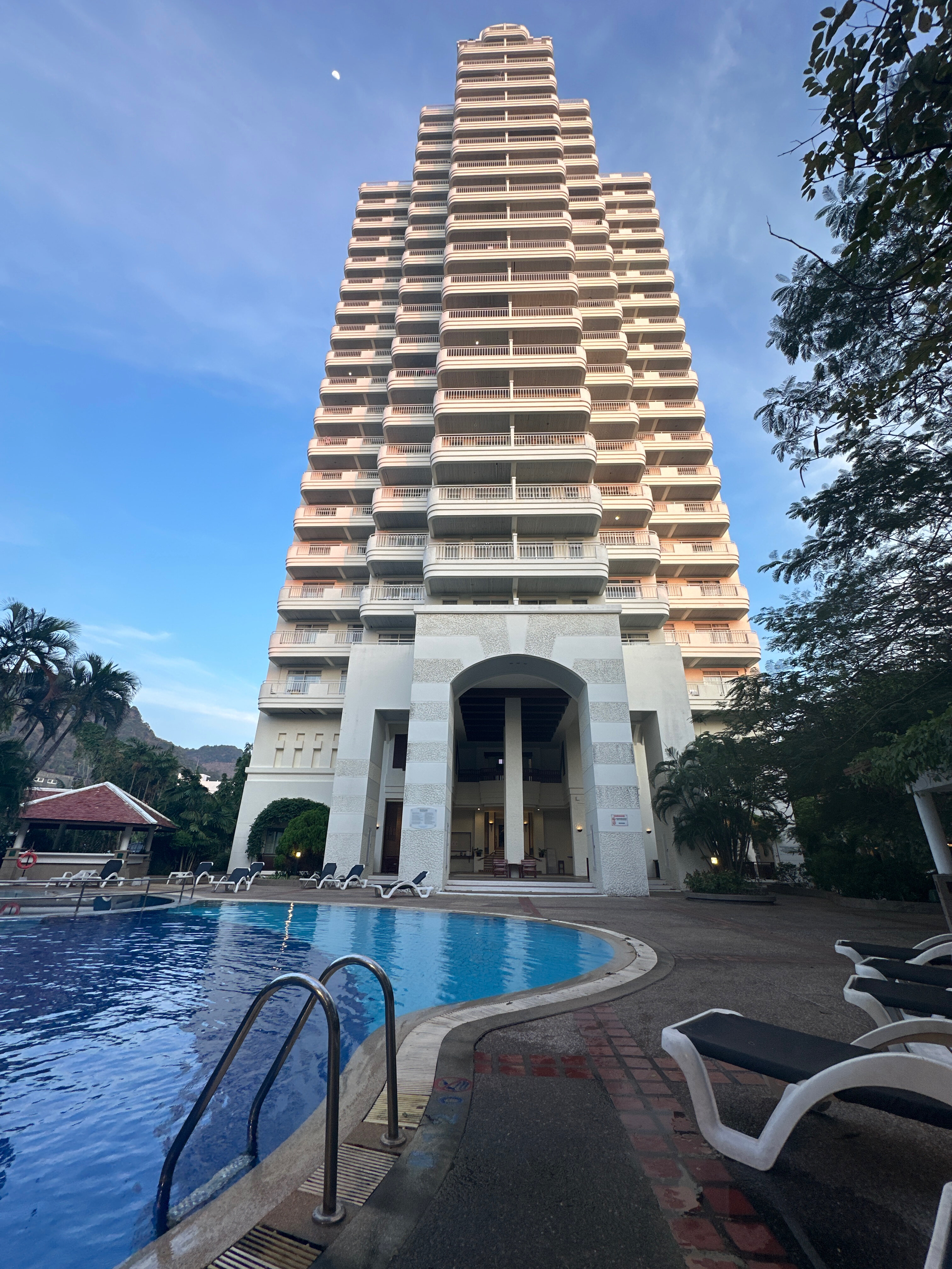 Фото Waterfront Suites Phuket by Centara