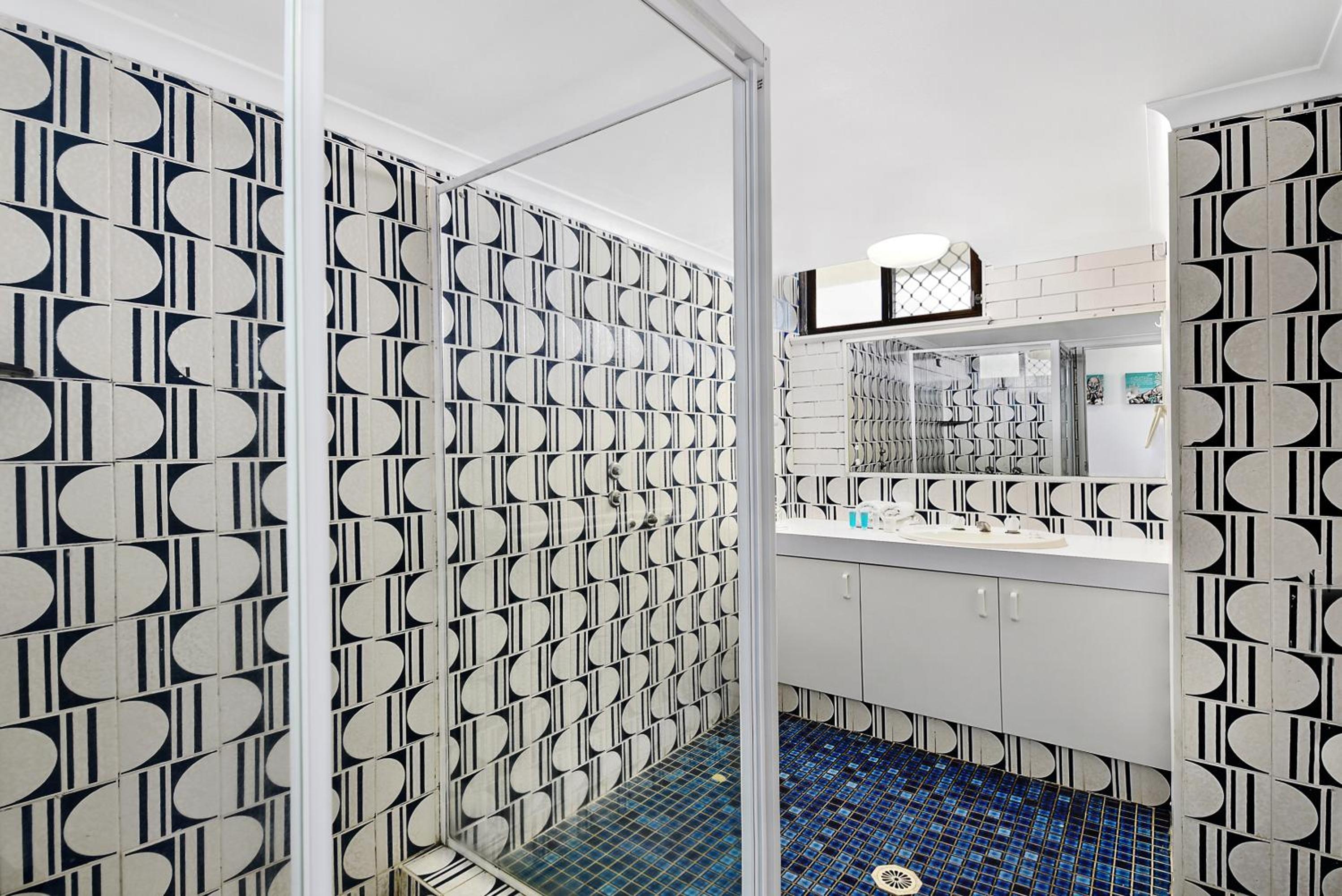Фото Broadbeach Travel Inn Apartments