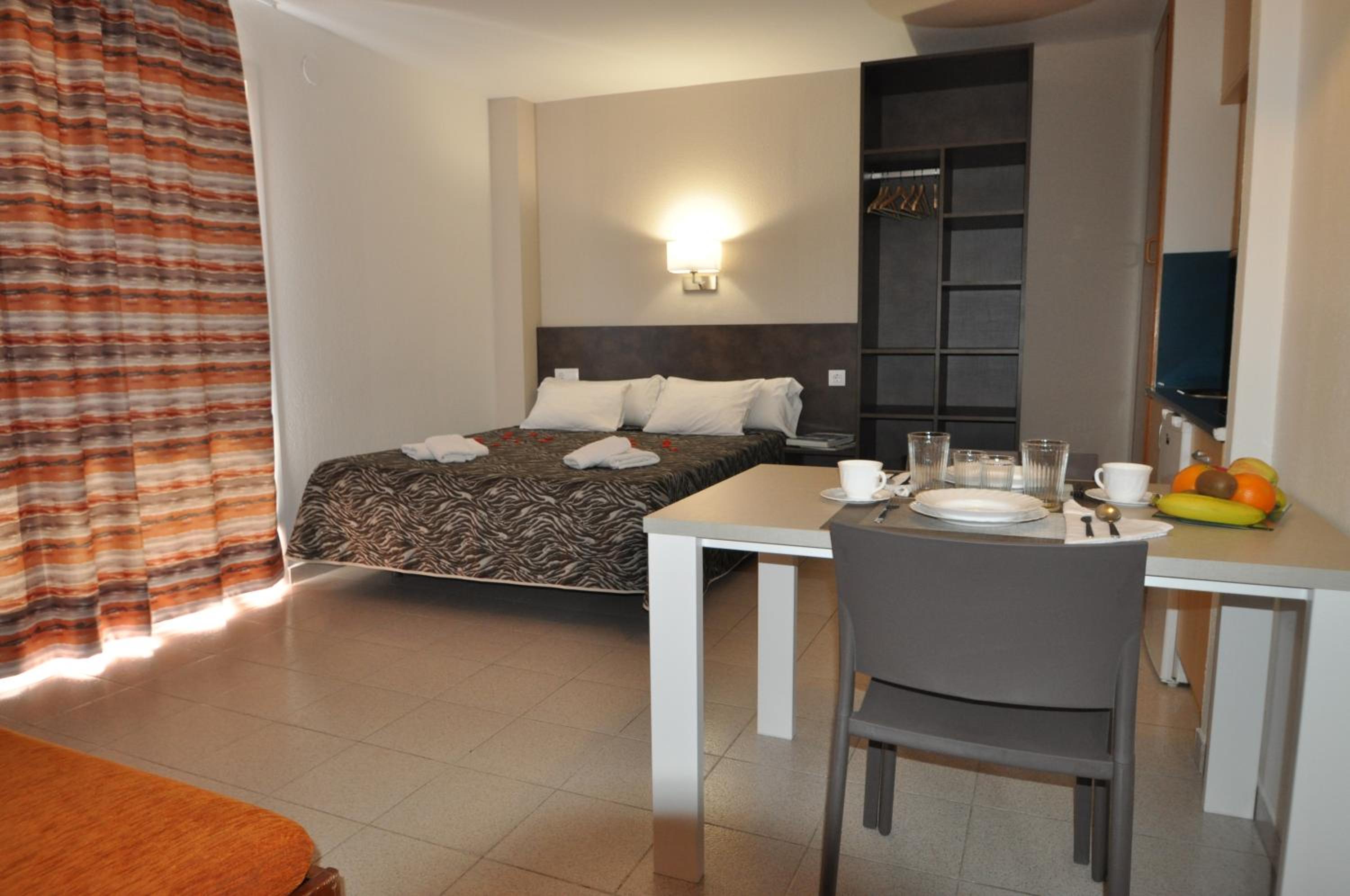 Фото Aparthotel Safari