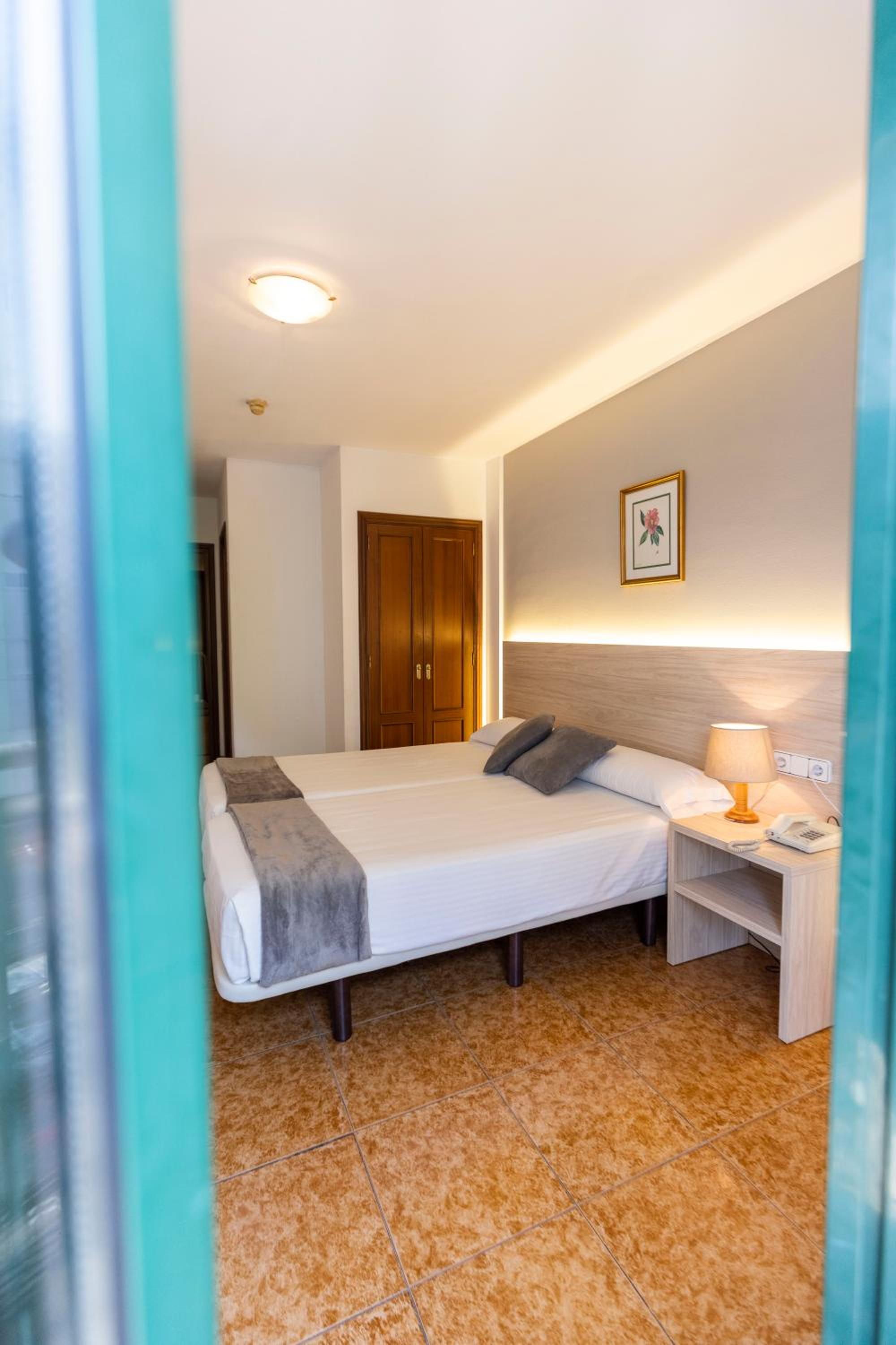 Фото Hotel Madrid