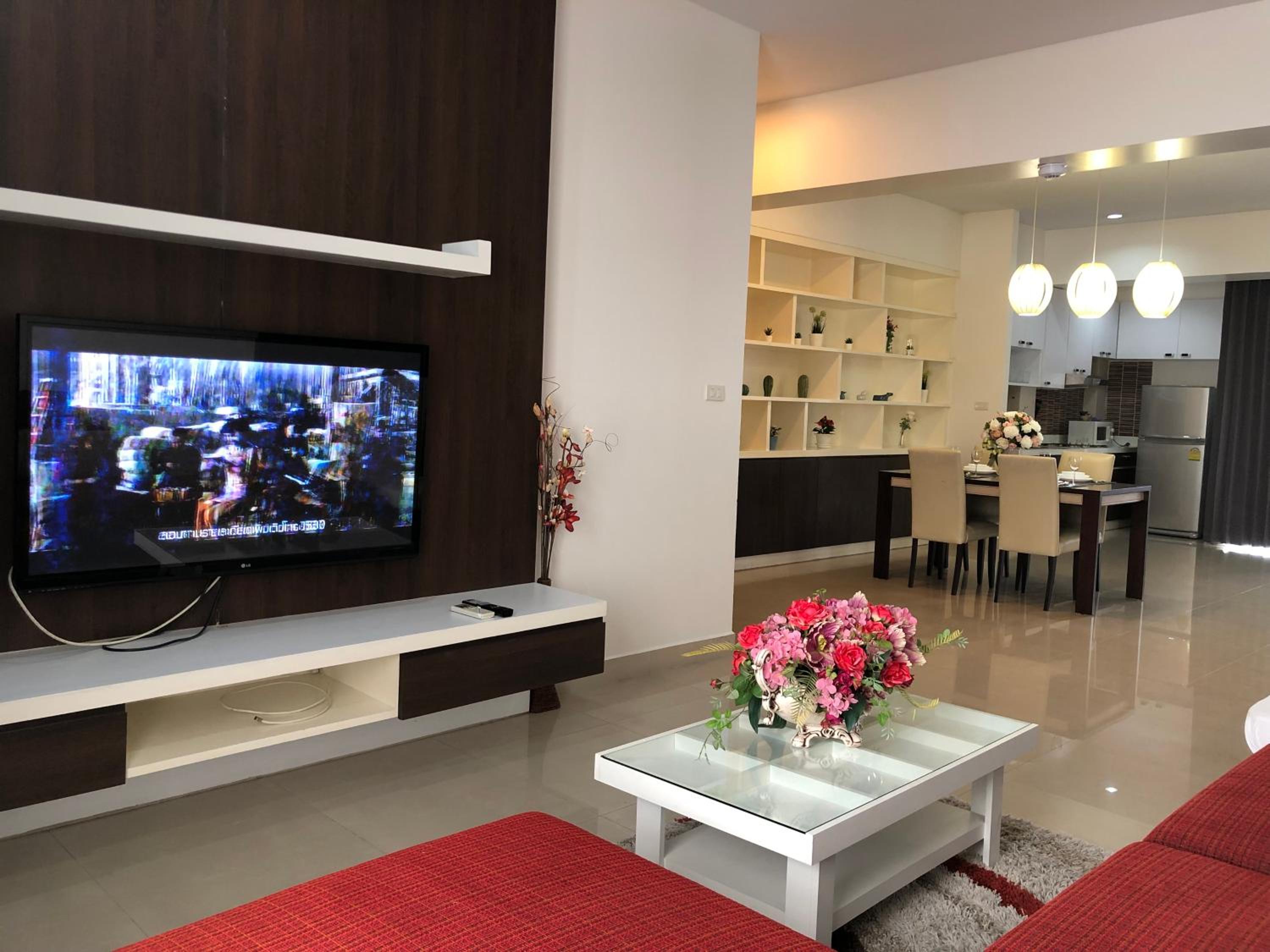 Фото 14 Place Sukhumvit Suites - Sha Plus