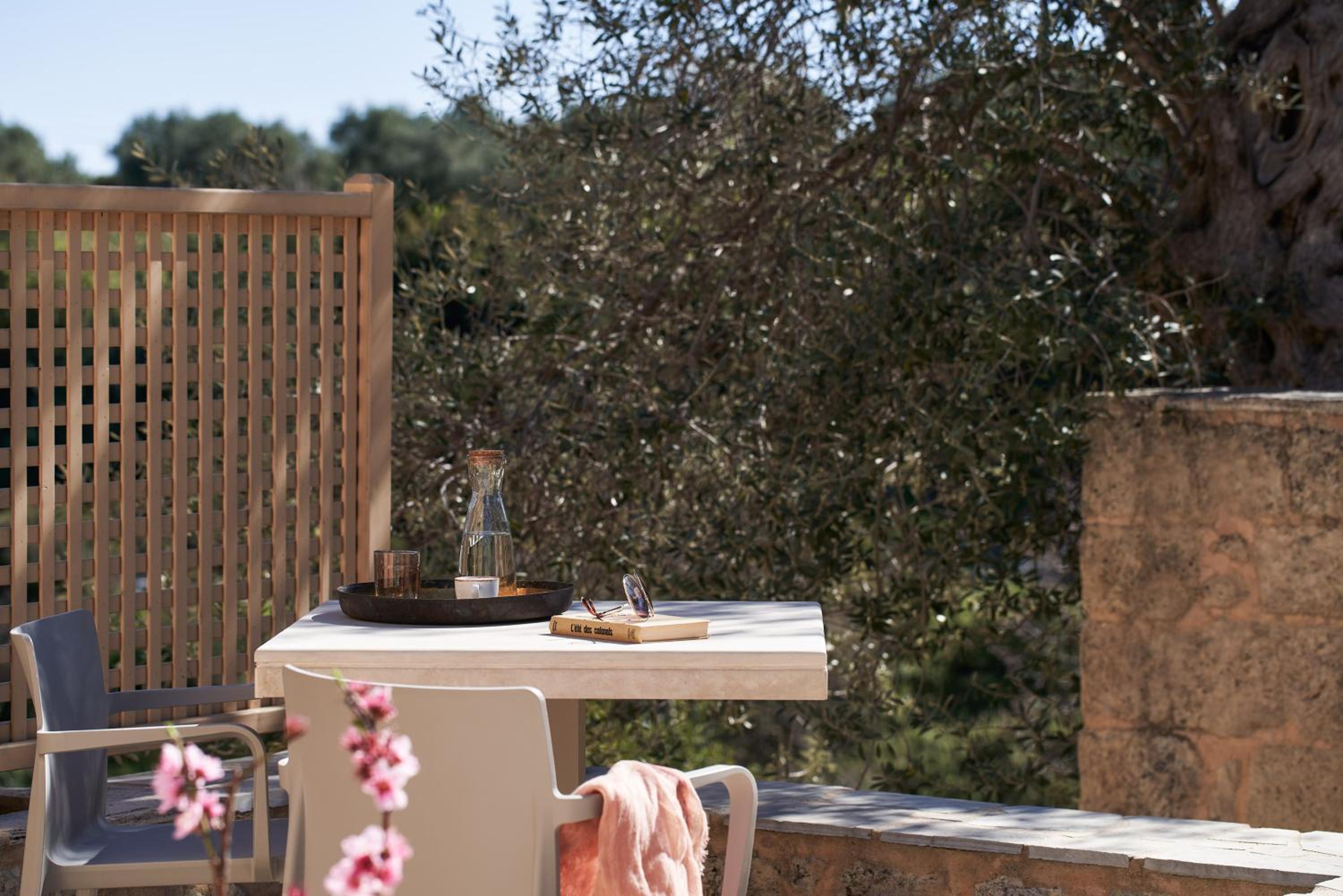 Фото Kapsaliana Village Hotel