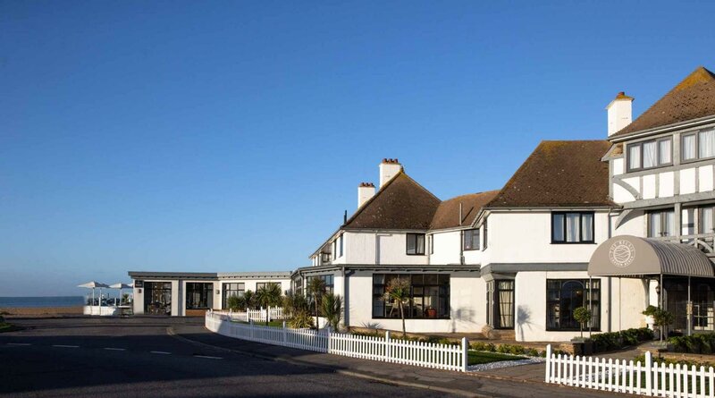 Гостиница The Cooden Beach Hotel