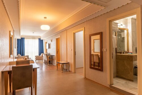 Гостиница Grand Karot Hotel в Ялове