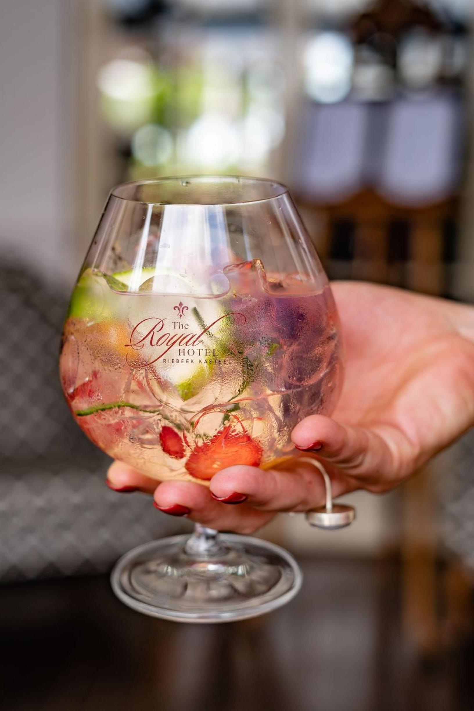 Фото The Royal Hotel