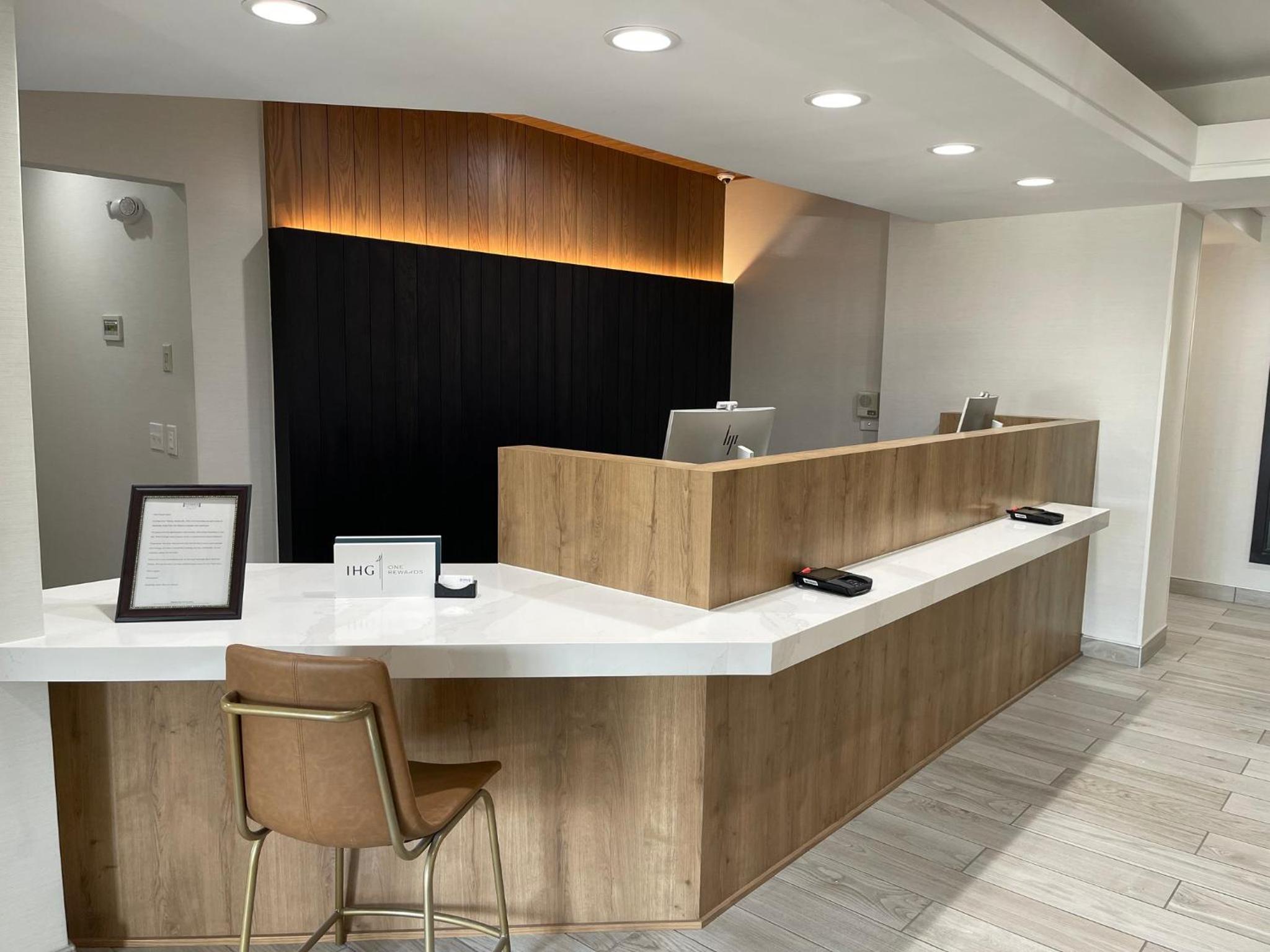 Фото Staybridge Suites West Des Moines, an Ihg Hotel