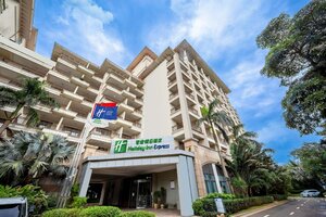 Гостиница Holiday Inn Express Haikou West Coast, an Ihg Hotel