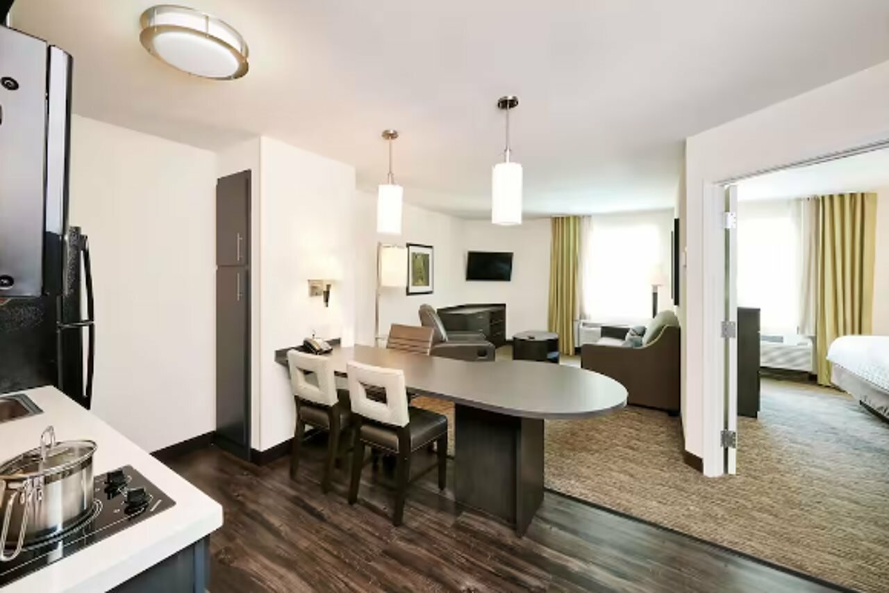 Фото Sonesta Simply Suites Austin The Domain Area