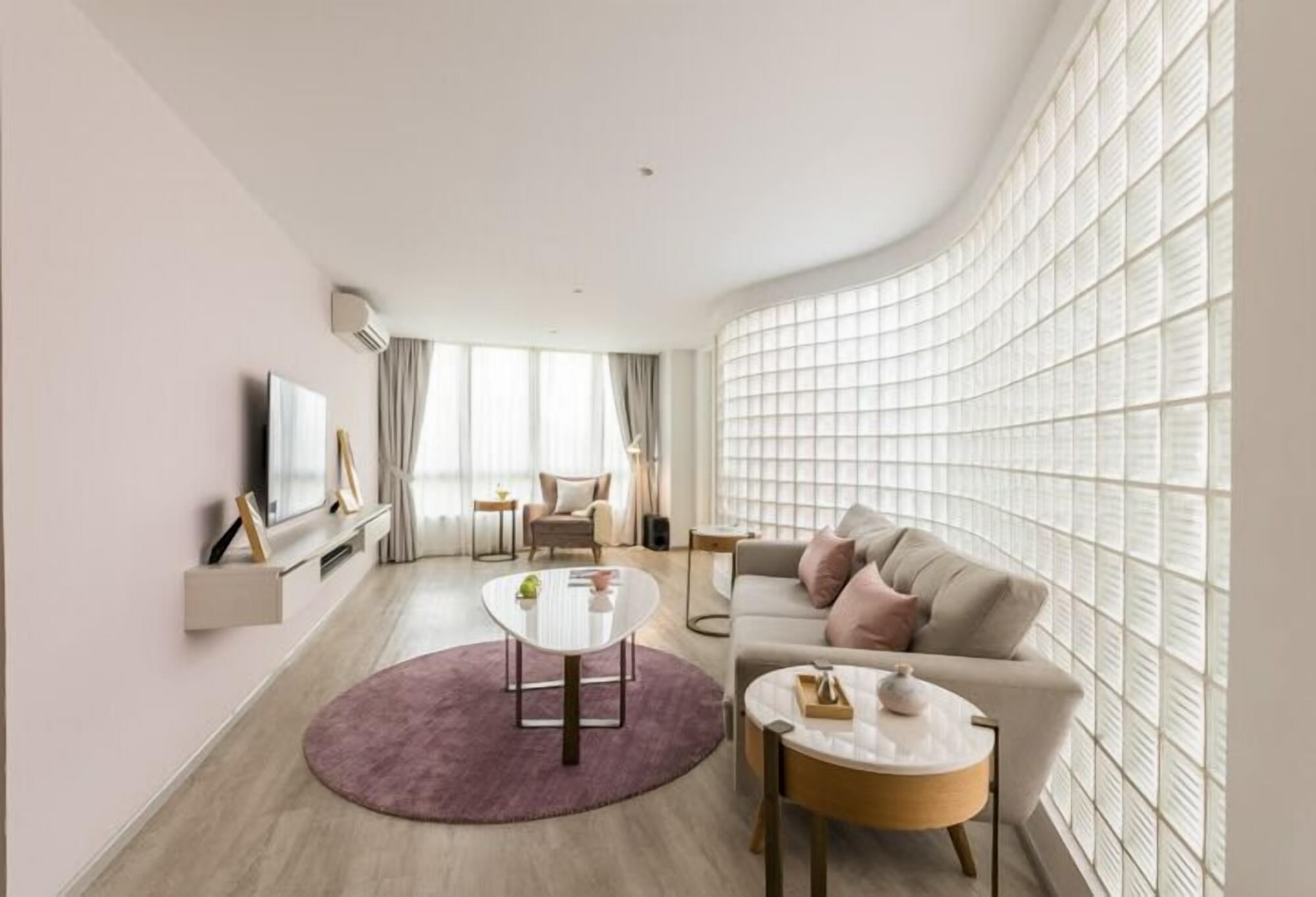 Фото Lanson Place Winsland, Singapore