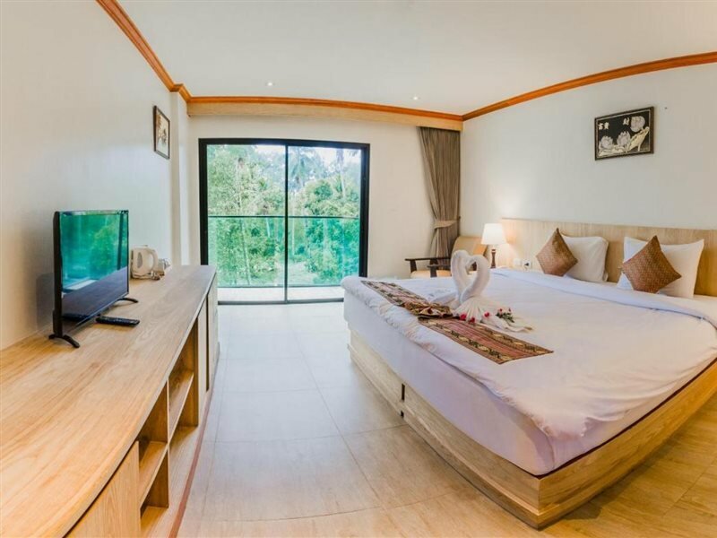 Фото Airport Beach Hotel Phuket