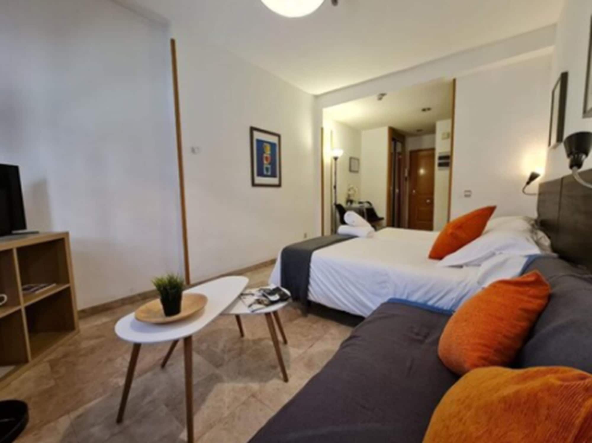 Фото Stylish City Apartments