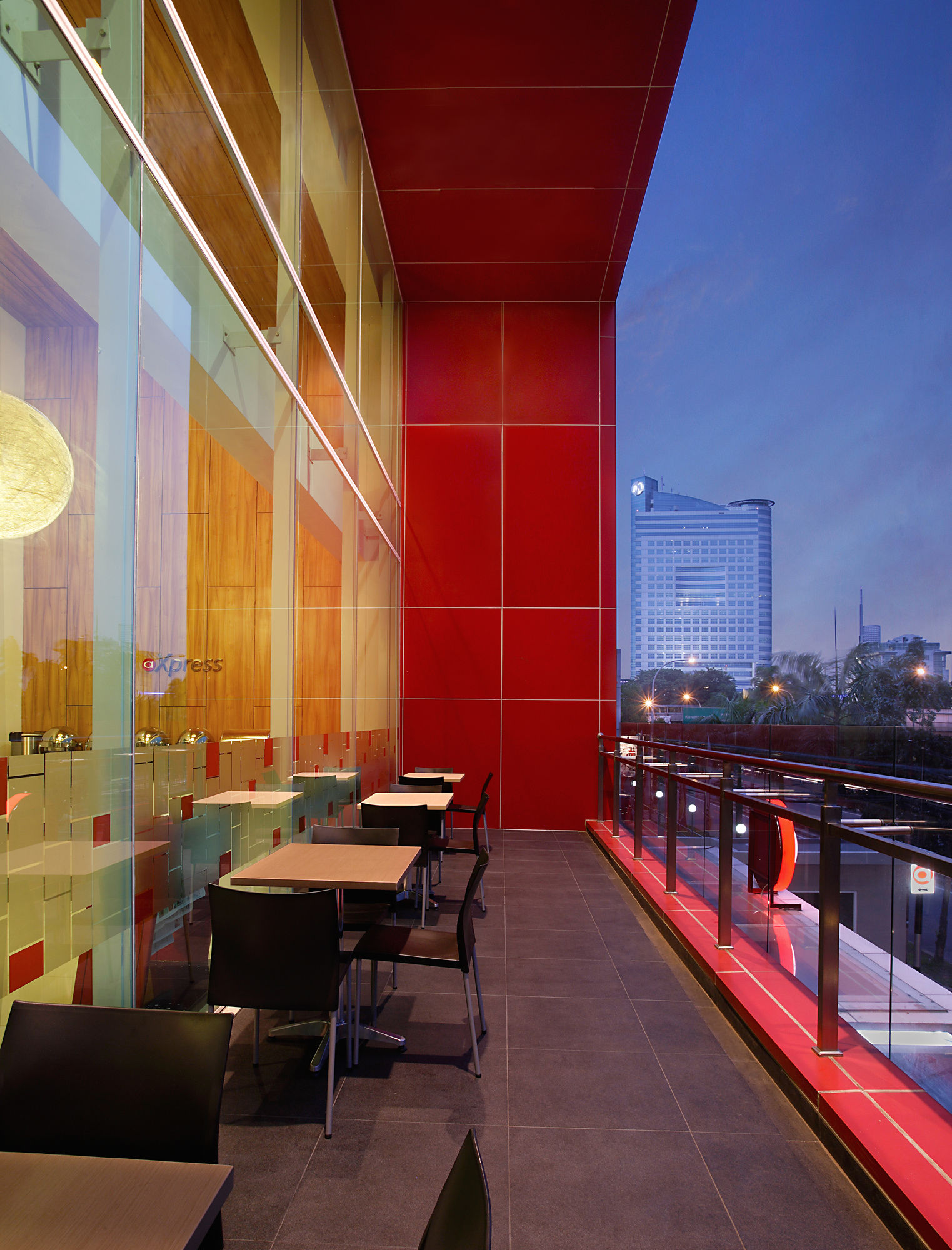 Фото Amaris Hotel Simpang Lima
