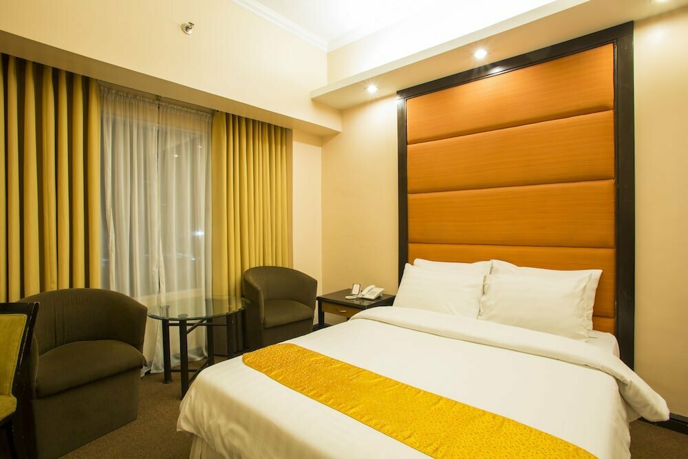 Hotel Hotel Rembrandt, Quezon City, photo