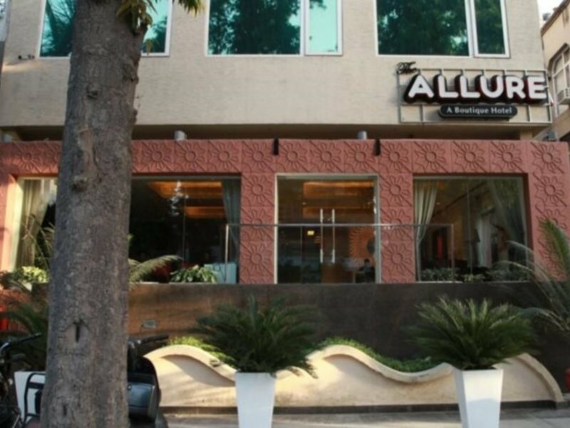 Фото The Allure Hotel R-57