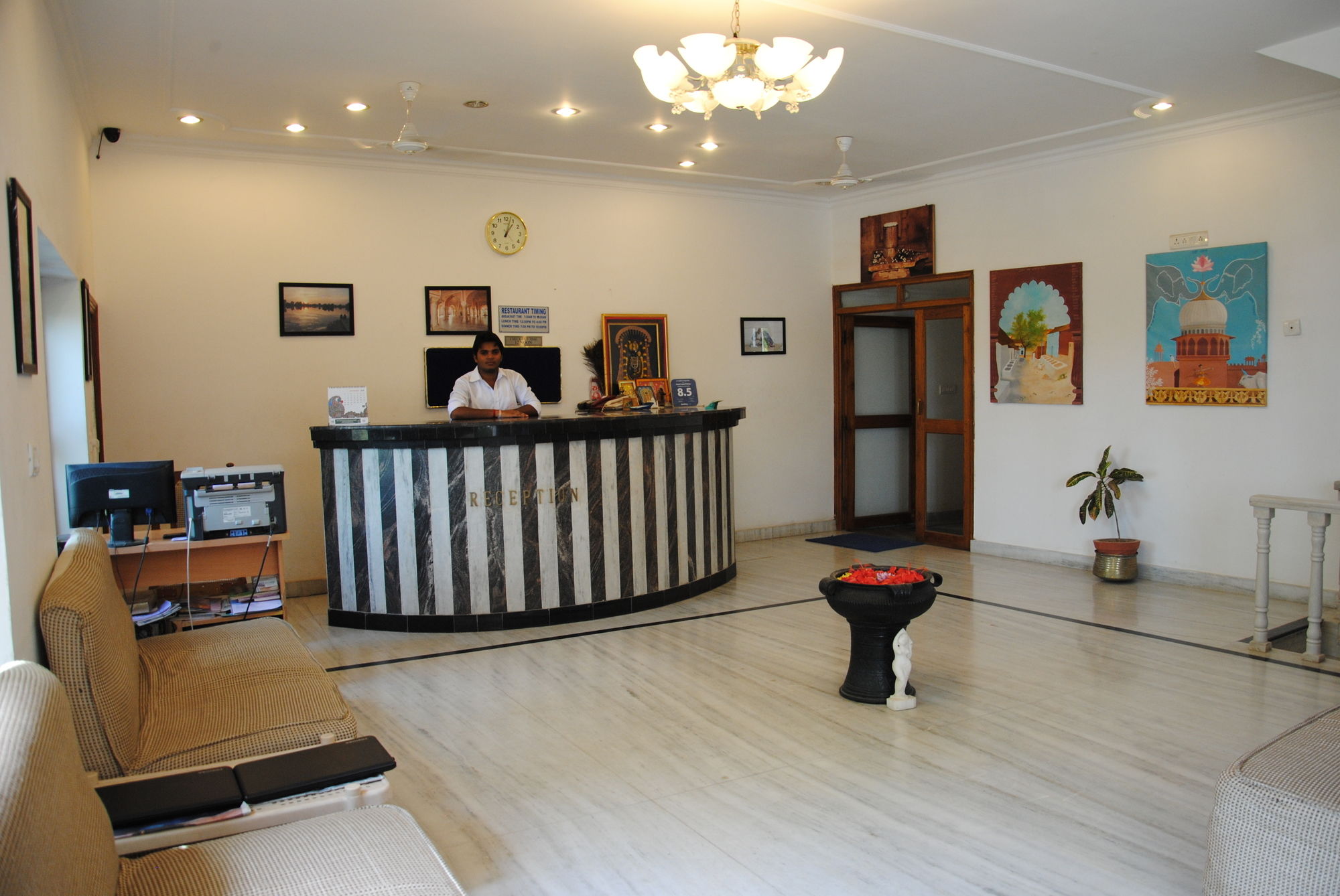 Фото отеля 2