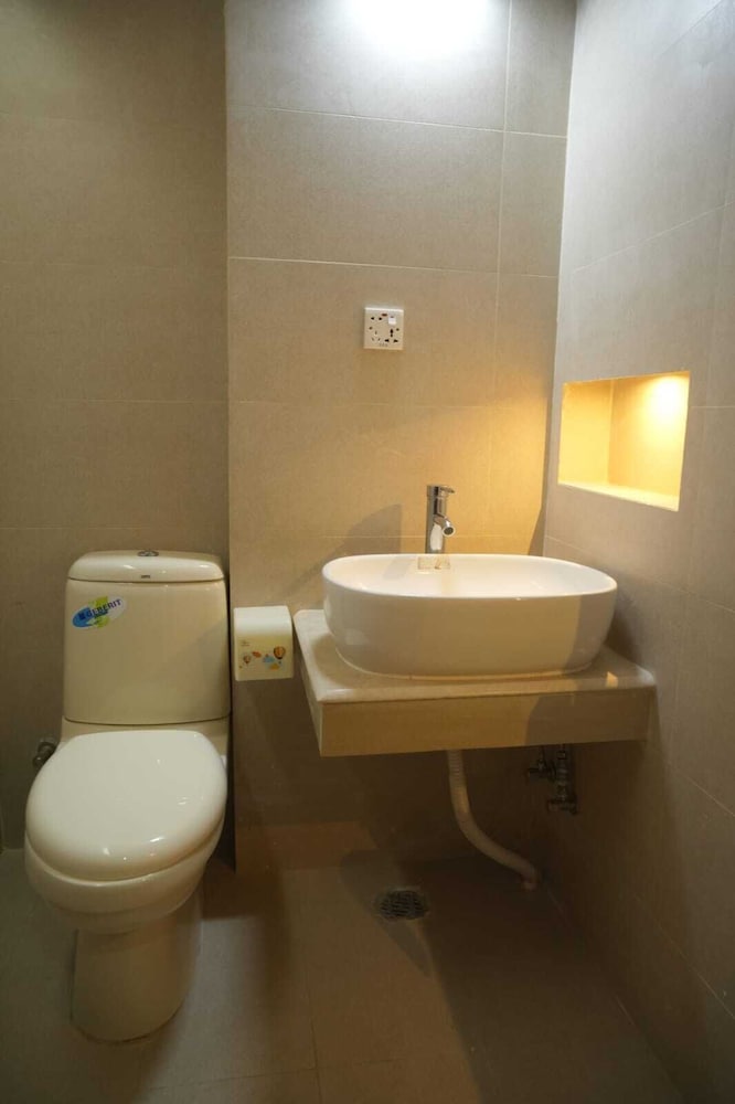 Фото Ambassador Hotel