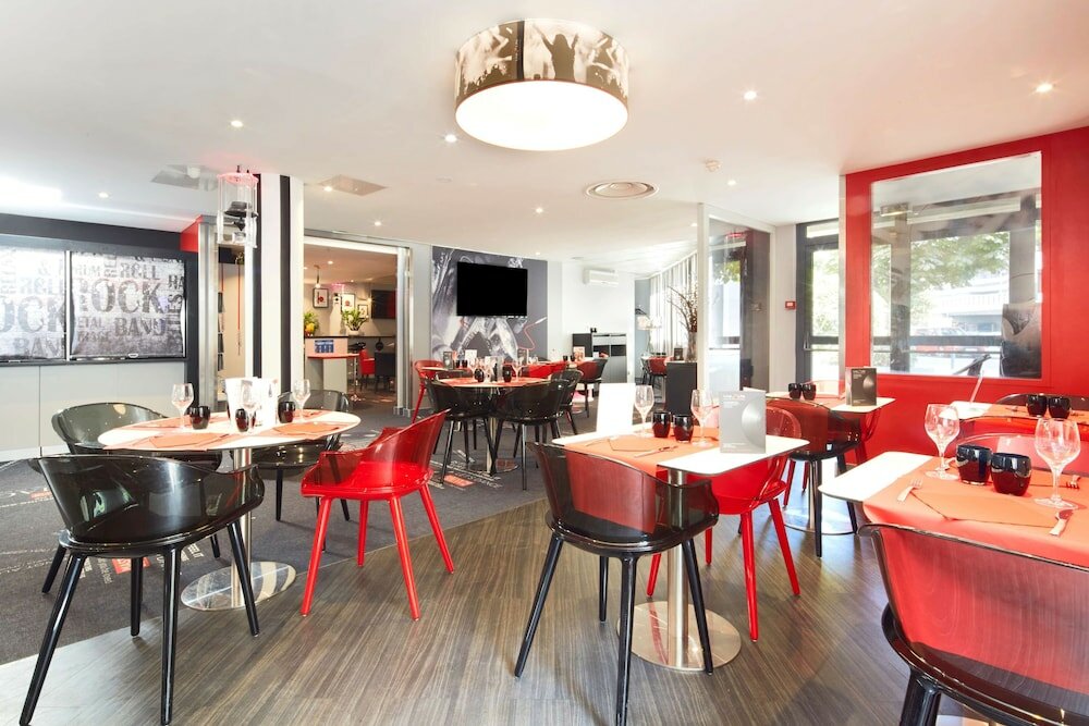 Фото Kyriad Paris Nord Porte de Saint Ouen