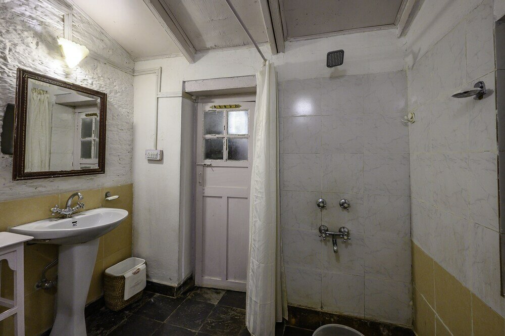 Фото Neemrana's - Ramgarh Bungalows