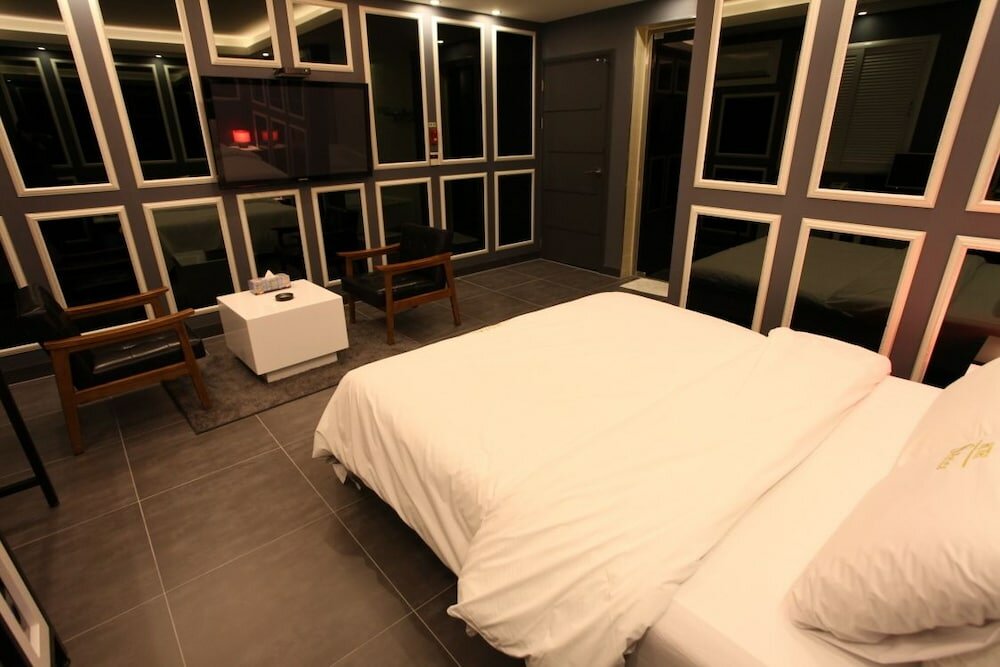 Фото S-Petite Hotel