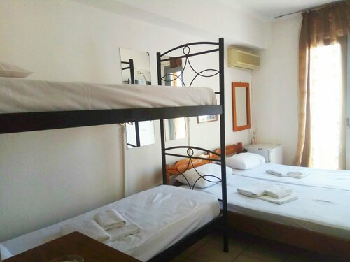 Гостиница Hotel Delfini в Пирее