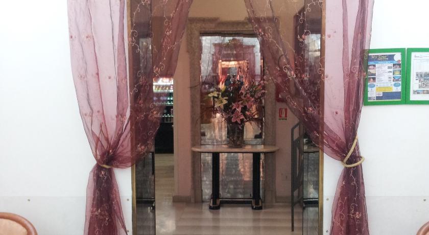 Фото Hotel Center 2