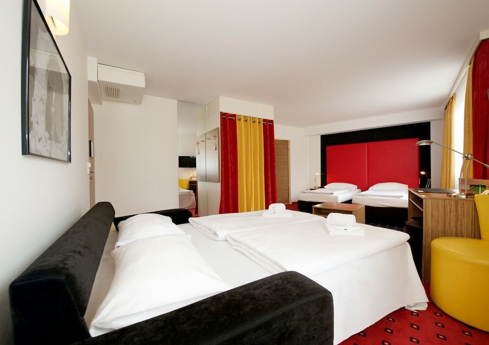 Фото отеля 2