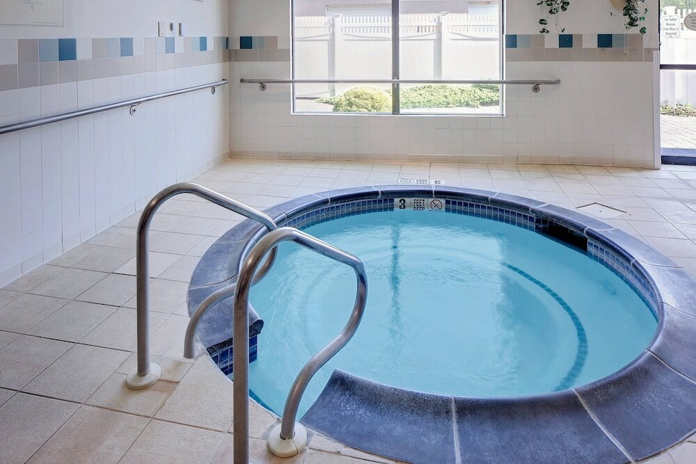 Фото Courtyard by Marriott Long Island MacArthur Airport