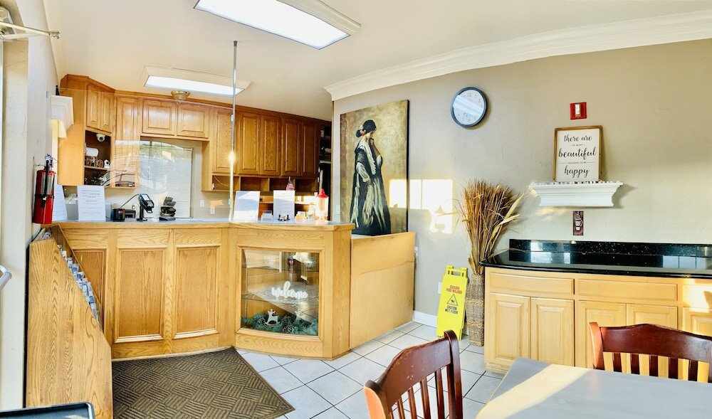 Фото Weston Inn & Suites