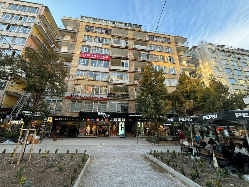 صندوق عام Karayollari Vakfi Lokali ، أنقرة، صورة