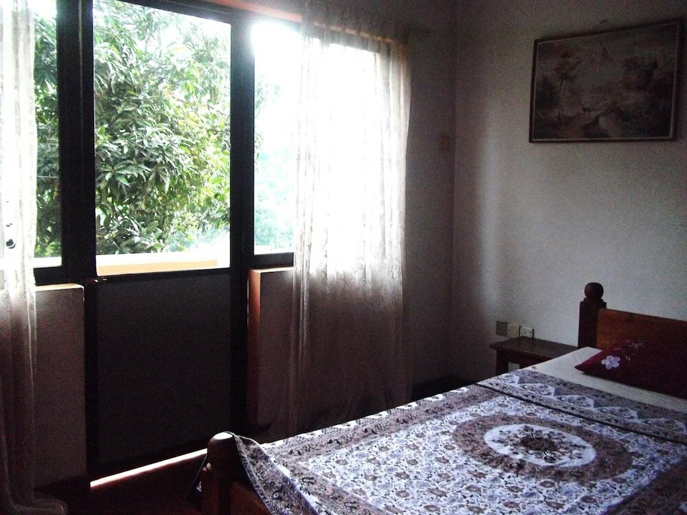 Фото Majestic Tourist Hotel