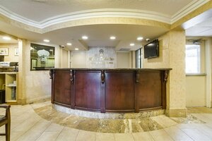 Гостиница Monte Carlo Inn Toronto West Suites