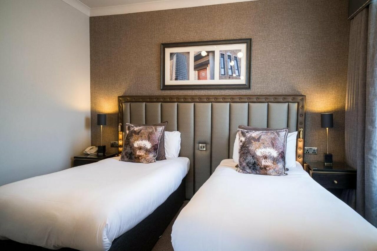 Фото Number 10 Hotel