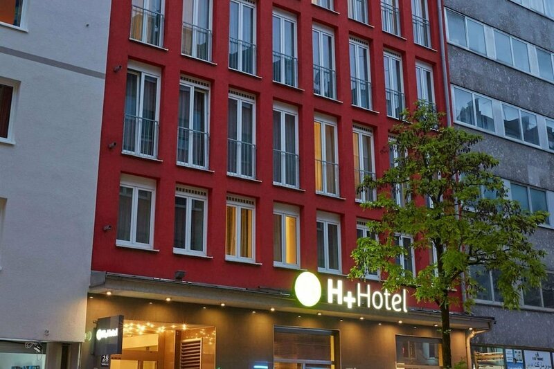 Гостиница H+ Hotel München в Мюнхене