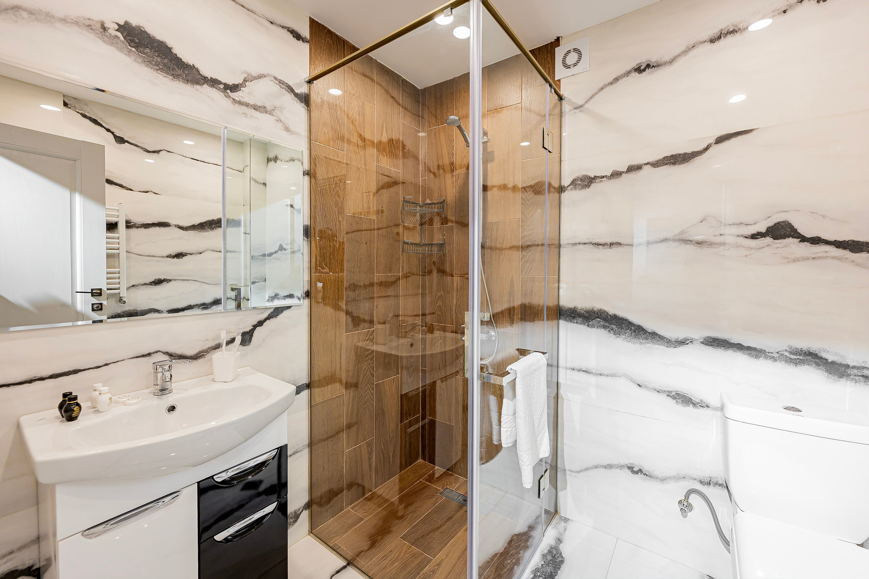 Фото Taniqinn Dilijan Hotel